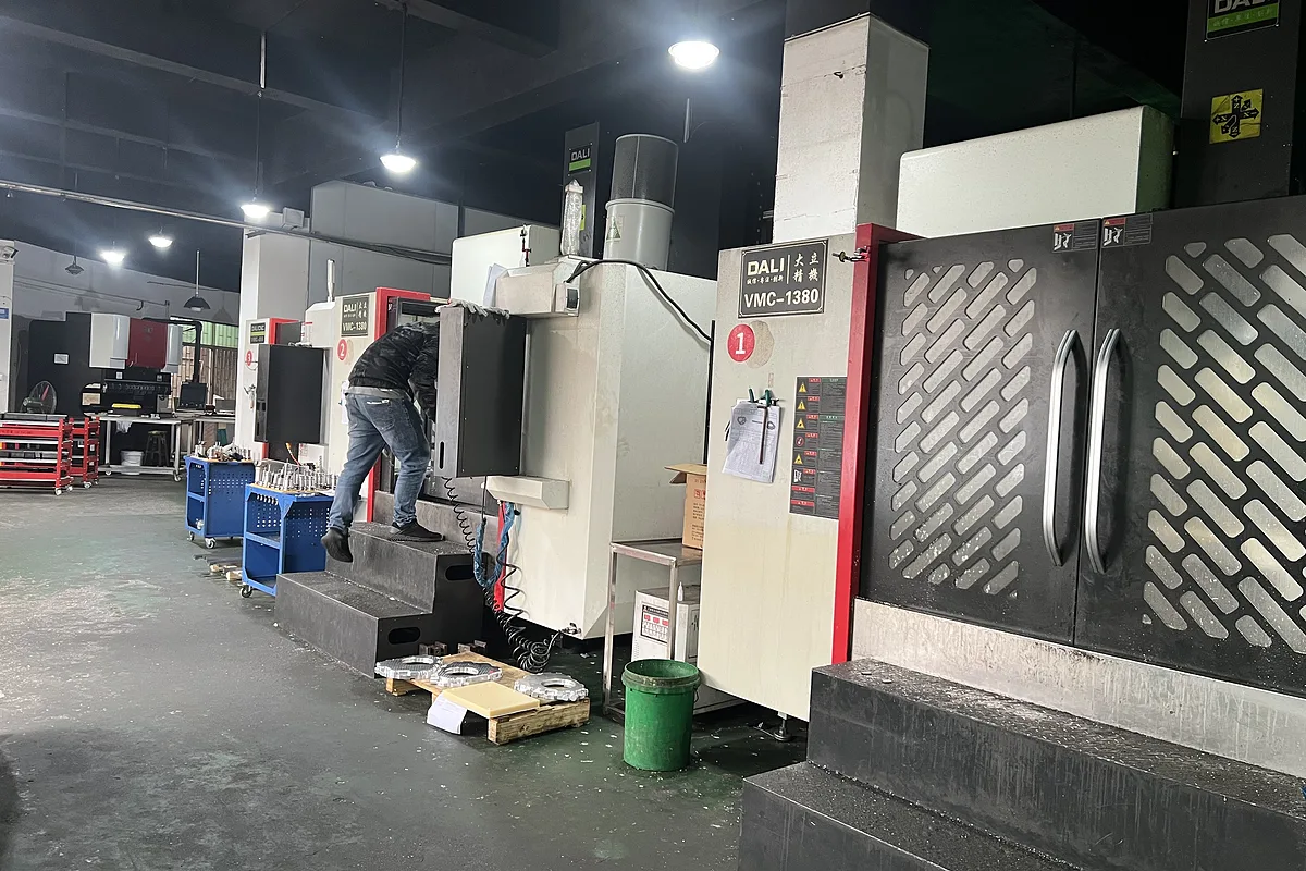 High-precision 5-axis simultaneous machining specifications and capabilities